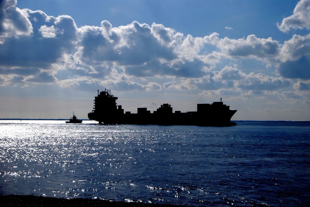 KT__Small_container_ship_DSC_0075-transformed.jpeg